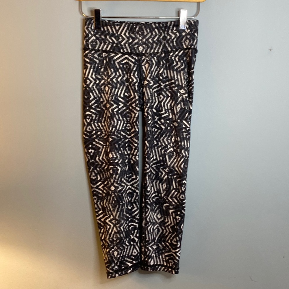 Aeropostale Live Love Dream cropped athletic leggings XS